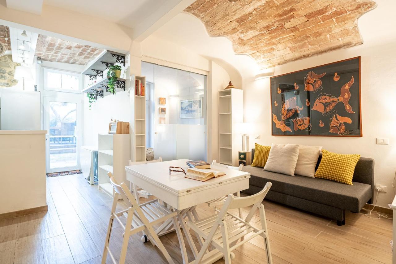 Oltrarno Bright Apartment Con Patio Privato Florence Exterior photo